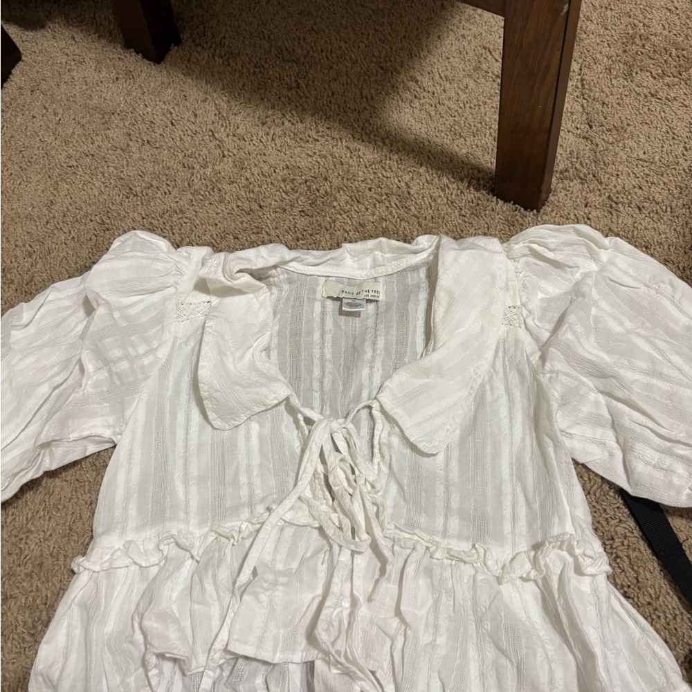 White Women's Top with Puff Sleeves
